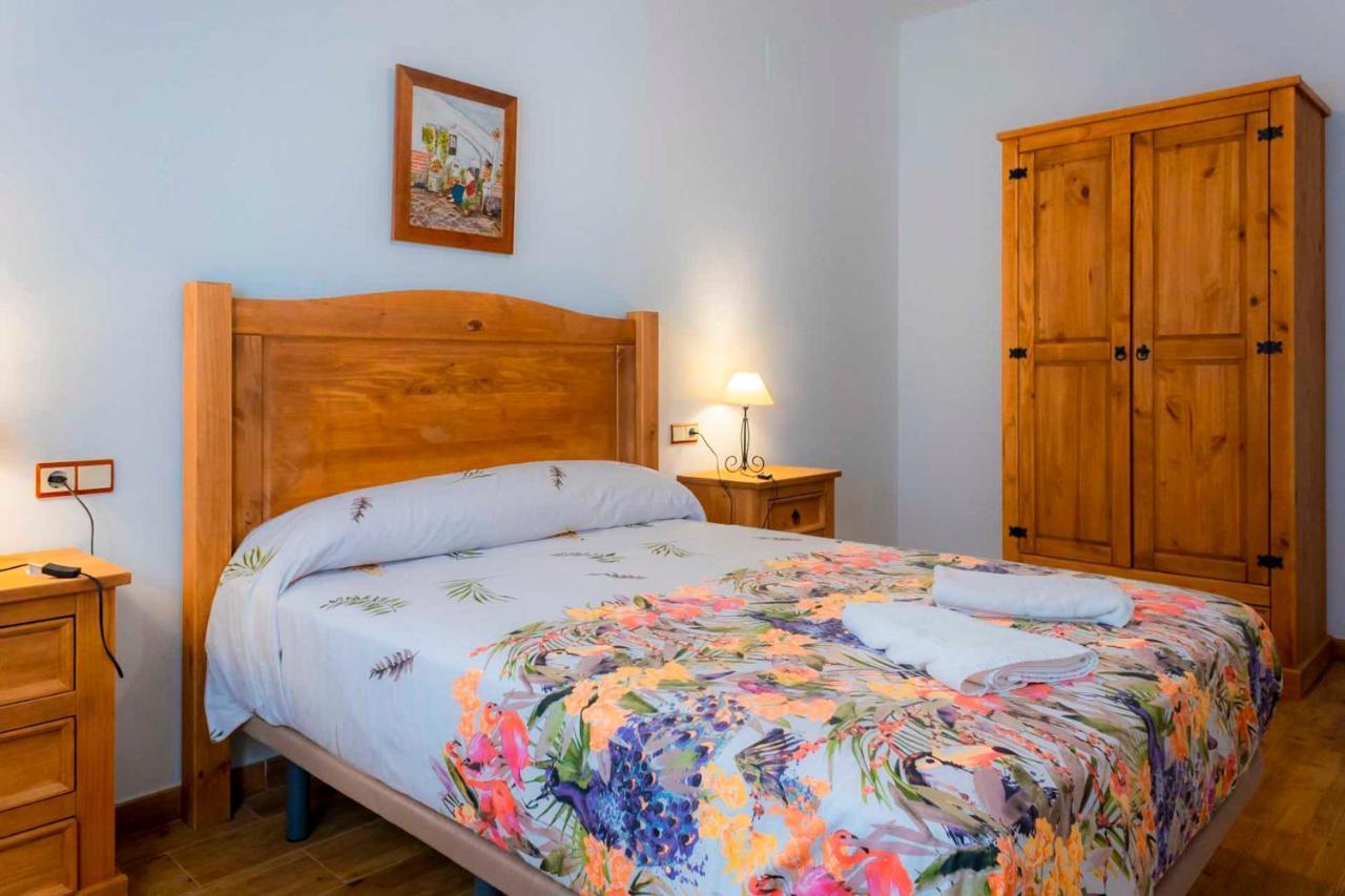 Lagar Del Chorro Junto Caminito Del Rey Piscina Y Baloncesto Lägenhet Exteriör bild