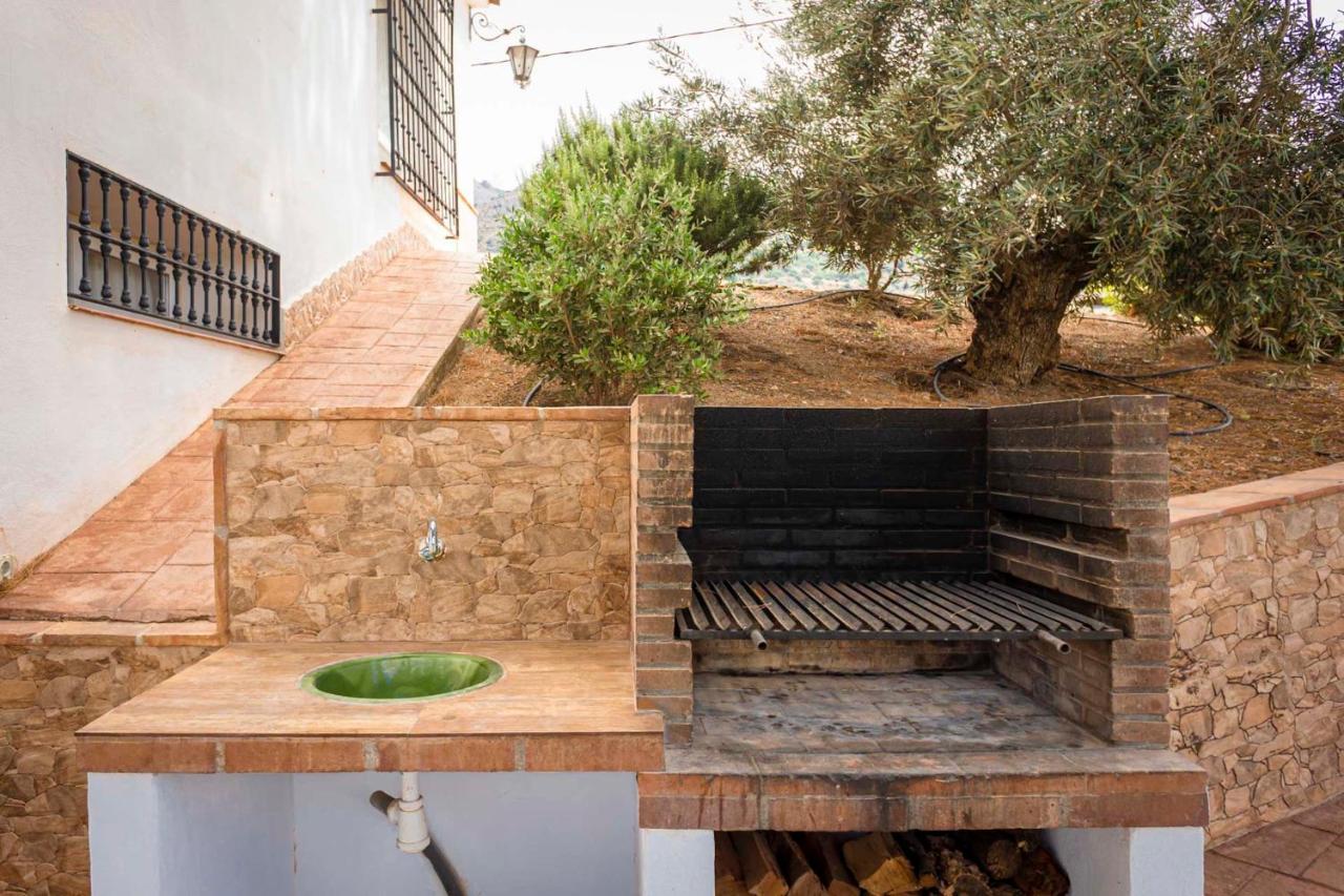 Lagar Del Chorro Junto Caminito Del Rey Piscina Y Baloncesto Lägenhet Exteriör bild