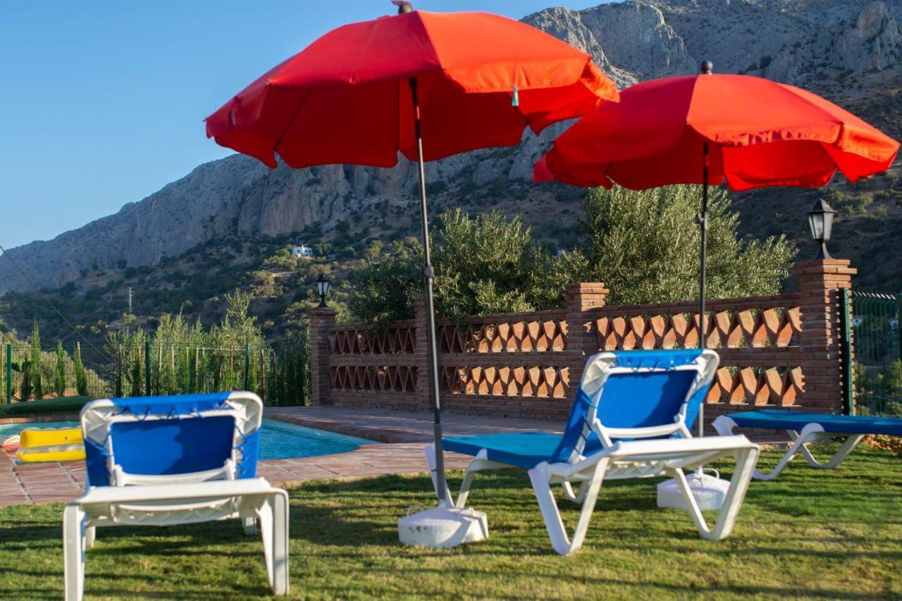 Lagar Del Chorro Junto Caminito Del Rey Piscina Y Baloncesto Lägenhet Exteriör bild