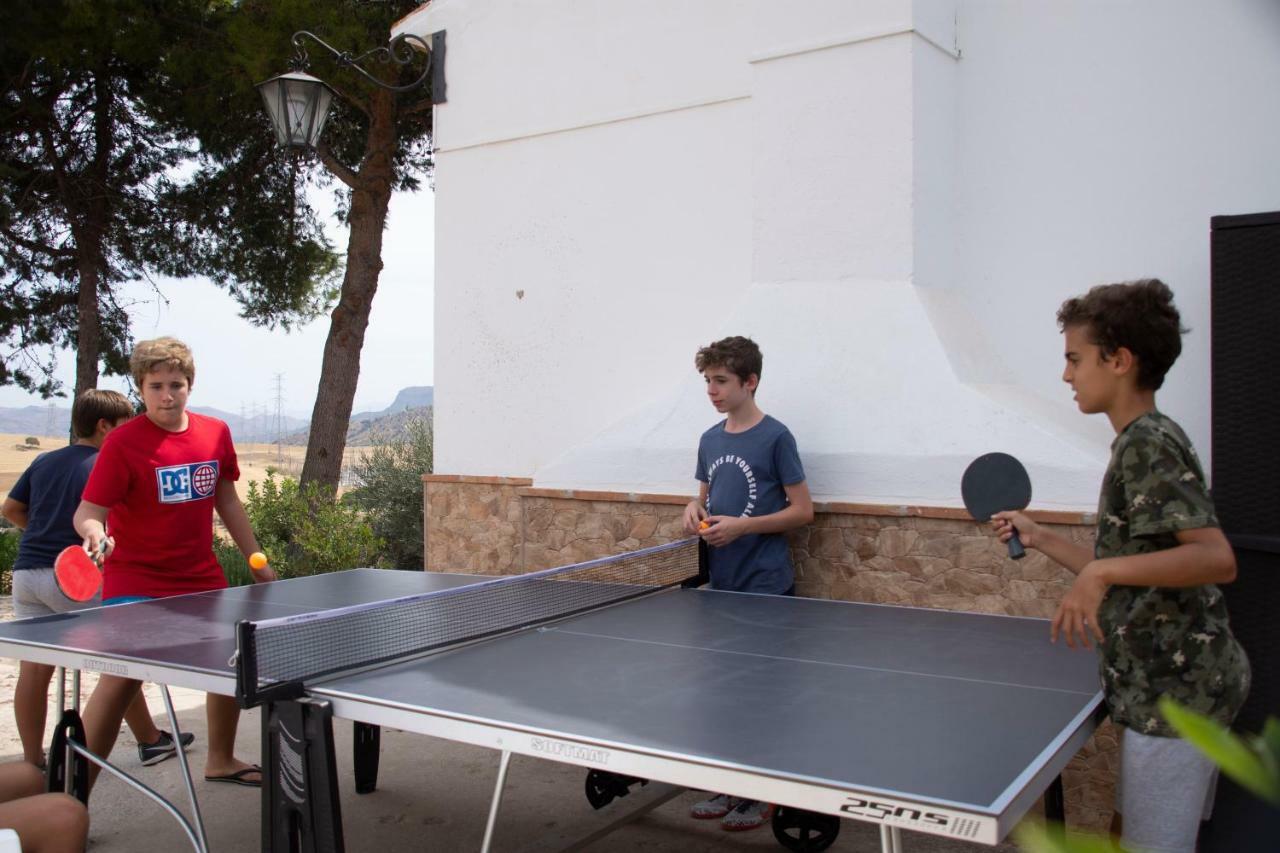 Lagar Del Chorro Junto Caminito Del Rey Piscina Y Baloncesto Lägenhet Exteriör bild